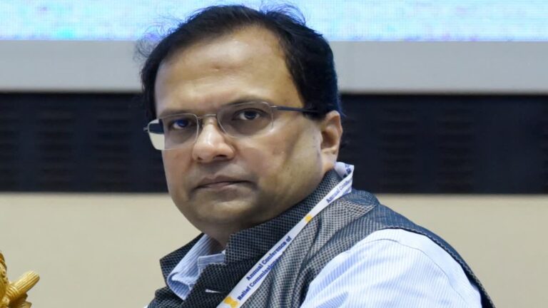 केंद्रीय गृह सचिव ने सुप्रीम कोर्ट से मांगी माफी, कहा- कोर्ट के आदेश का उल्लंघन इरादतन नहीं किया गया