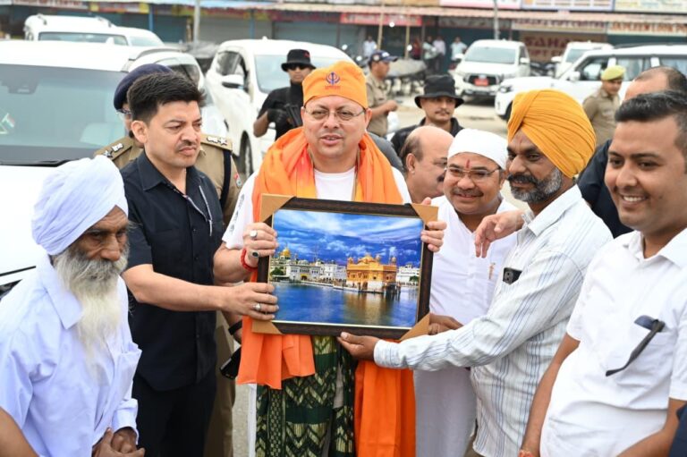 सेवा संकल्प अभियान’ के तहत नानकमता पहुंचे मुख्यमंत्री धामी,दिया स्वच्छता का संदेश