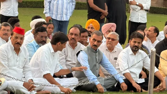 मुख्य चुनाव आयुक्त के खिलाफ राहुल गांधी संग सड़कों पर उतरे सीएम सुक्खू, राजघाट मार्च में हुए शामिल